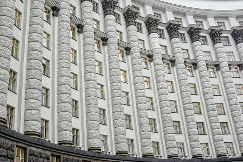 В Україні не знайшлося фірми, яка б захотіла помити вікна Володимиру Гройсману