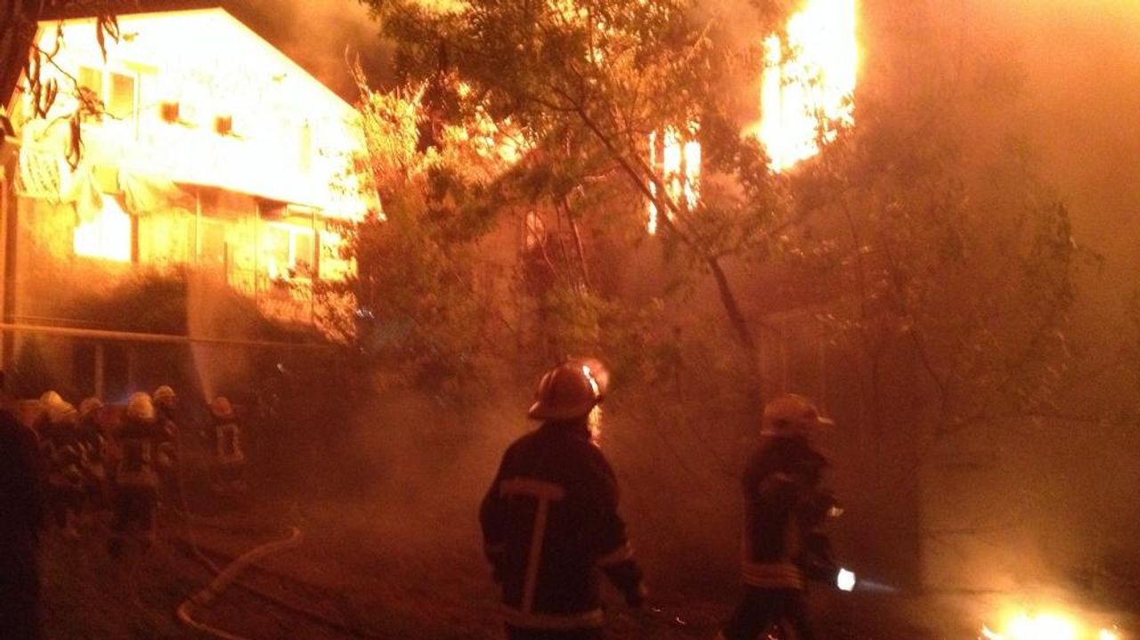 В Одесі палають Червоні зорі