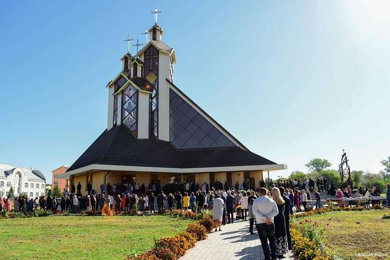 В Івано-Франківську відкрили новий храм заввишки 33 метри