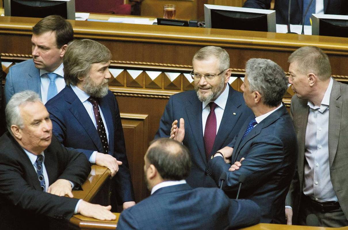 Про що перешіптуються екс-регіонали