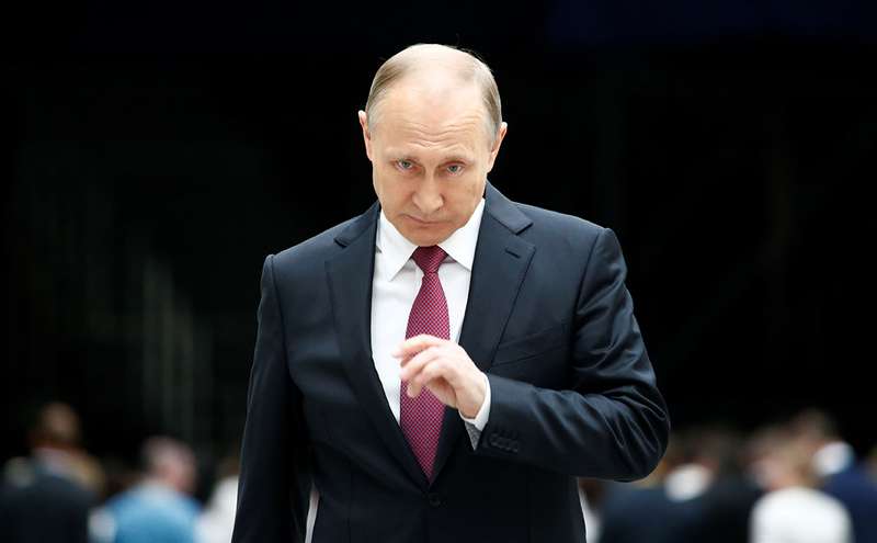 Махінації зі зростом: у мережі знову сміються з Путіна
