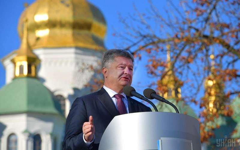 Порошенко запевнив, що державної церкви не буде