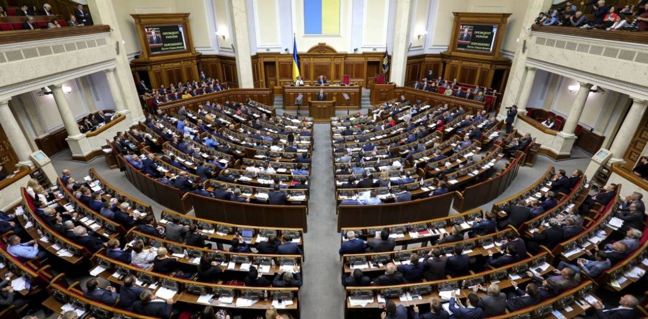 Парламент сьогодні розгляне зняття недоторканності з Вілкула і Колєснікова