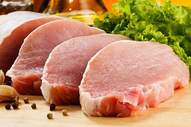 Українці все більше споживають імпортну свинину