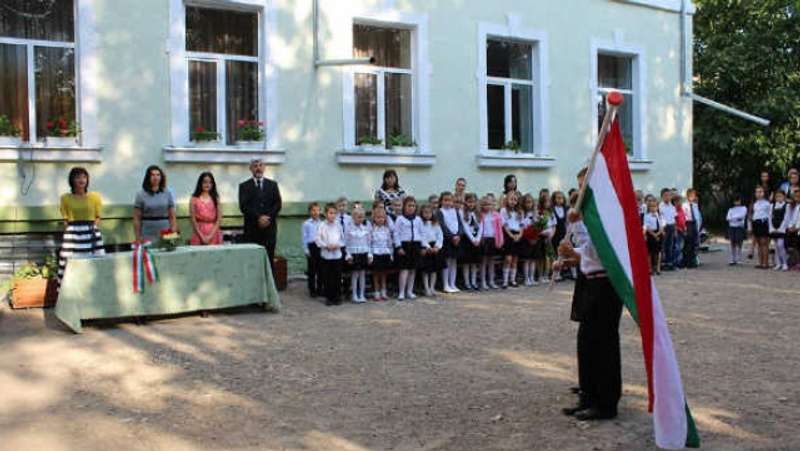 Угорщина виділила закарпатцям мільйони на освіту