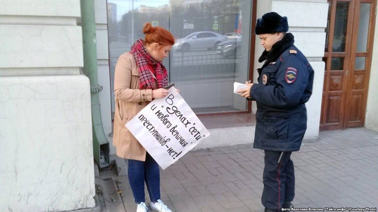 Акція на підтримку політв'язнів: у Петербурзі затримали 40 людей