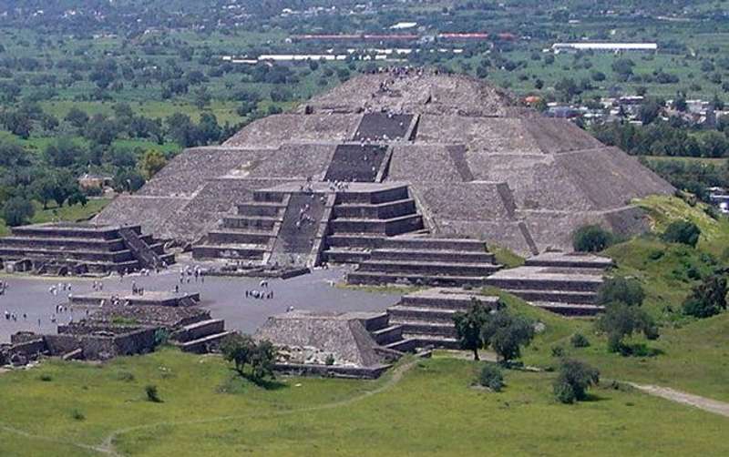 У Мексиці під пірамідою археологи знайшли вхід у потойбічний світ