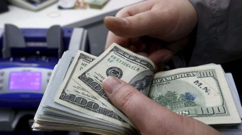 Нацбанк планує зняти обмеження на переказ валюти за кордон