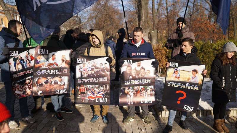 У столиці зірвали марш за права трансгендерів, є постраждалі  