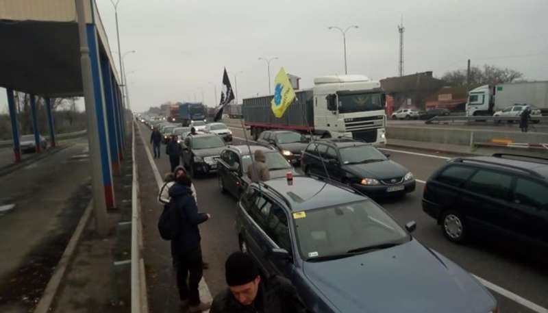 На дорогах України простестують євробляхери