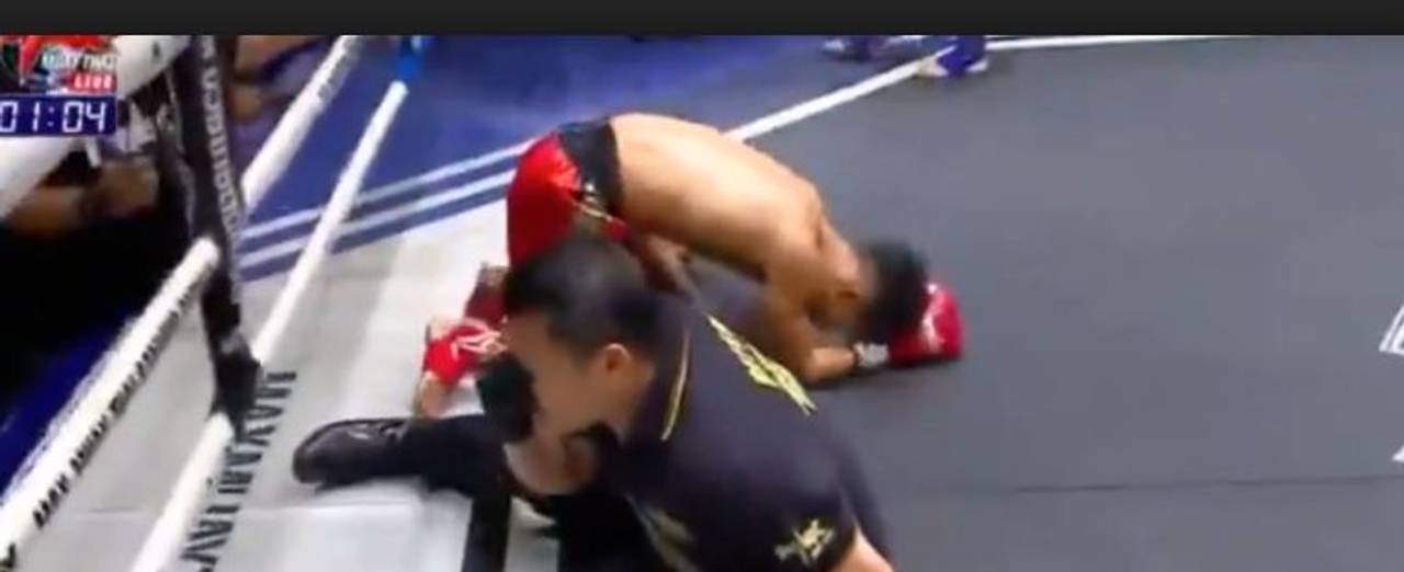 У Китаї боксер відправив у нокаут суддю (відео)