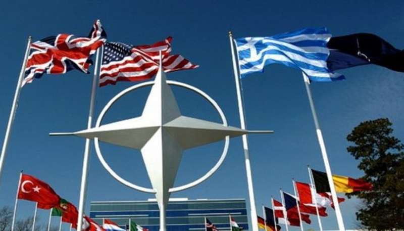 НАТО обіцяє підтримку Києву і вимагає звільнити українських моряків