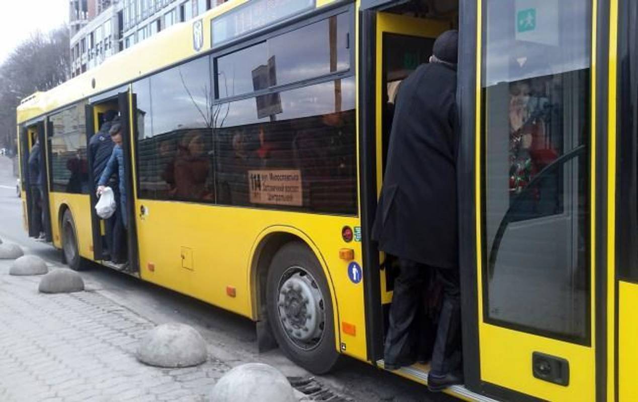 Водія міського автобуса засудили через смерть пасажирки