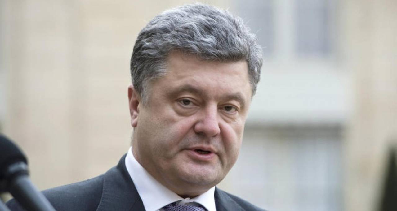 Порошенко заявив, Росія влаштувала провокацію в Азові, щоб Україна не отримала томос