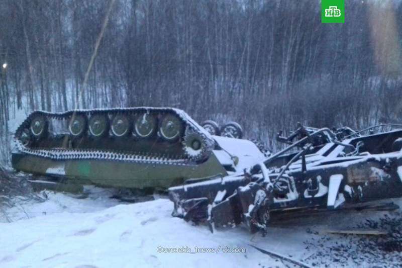 У Росії перекинувся поїзд з військовою технікою (фото)