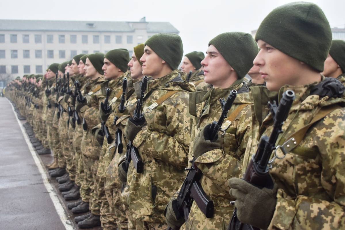 За рік до ЗСУ призвали понад 17 тисяч строковиків