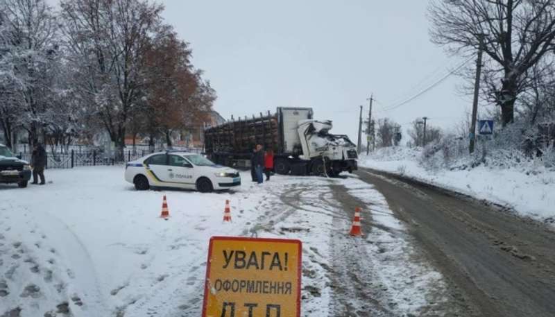 Снігопад лише за добу спричинив на Київщині 104 ДТП