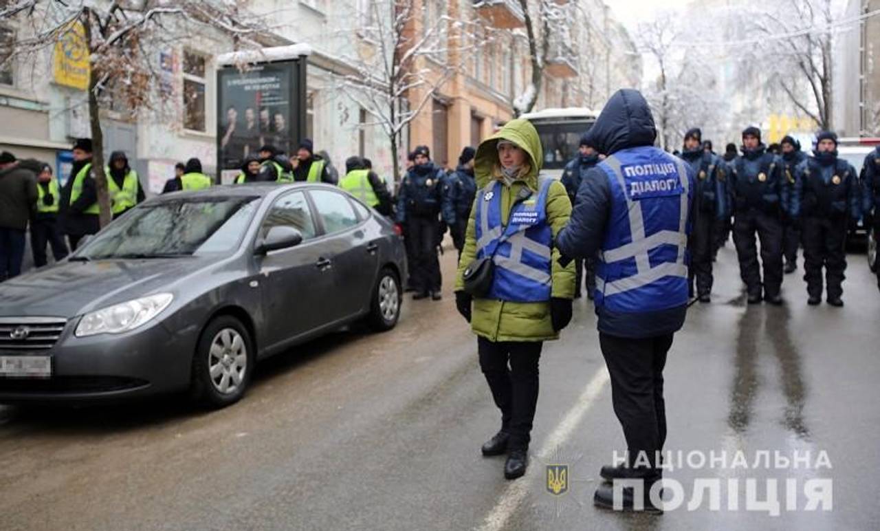 На Софійську площу сьогодні вийшли 35 тисяч людей