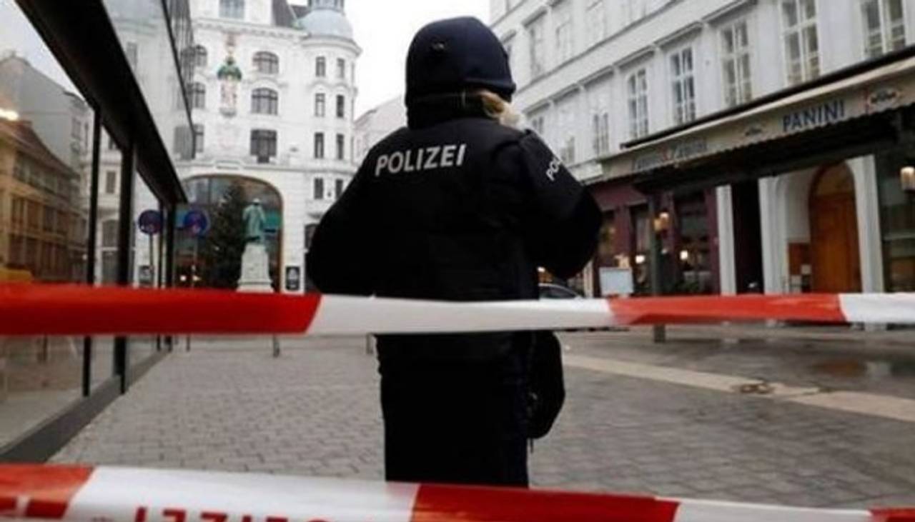 Двоє озроєних грабіжників напали на церкву у Відні, є постраждалі