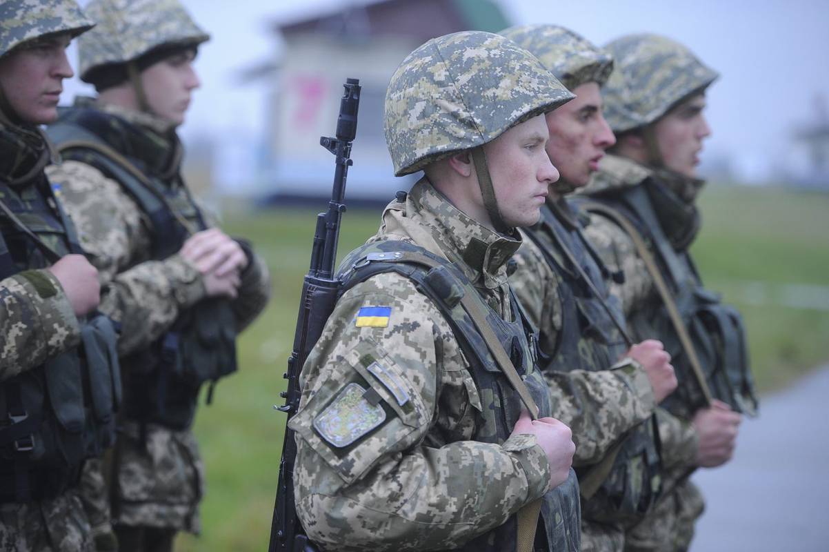 Доба на Сході: один військовий загинув