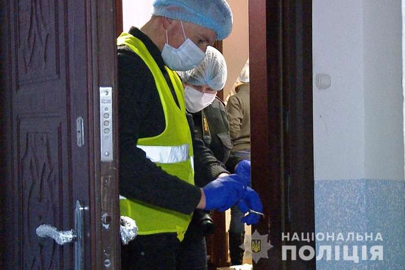 Звіряче вбивство у Вінниці: родича загиблих затримано