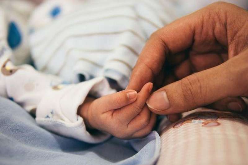 Дитинка під ялинку: у Києві в новорічну ніч народилося 21 немовля