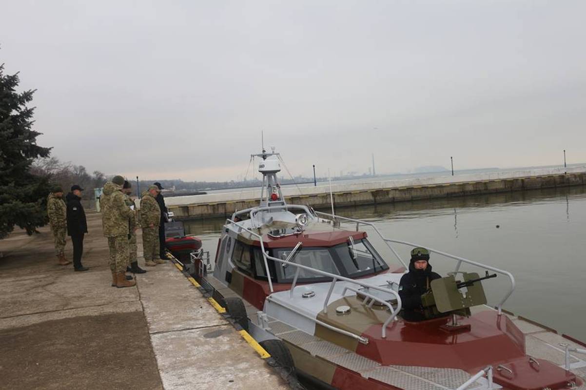 Українські прикордонники отримали новий катер, який використовуватимуть на Азові