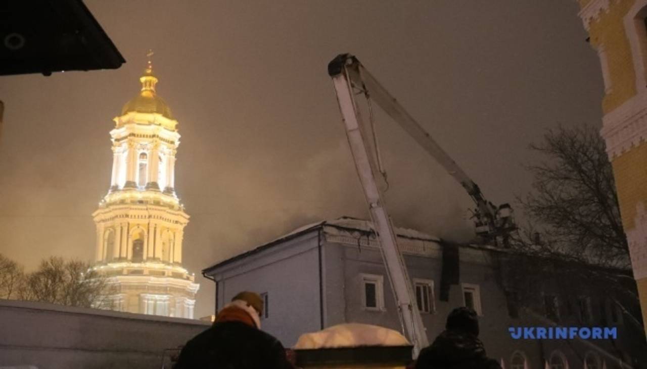 У Києво-Печерській лаврі площу пожежі локалізували до 400 кв. м