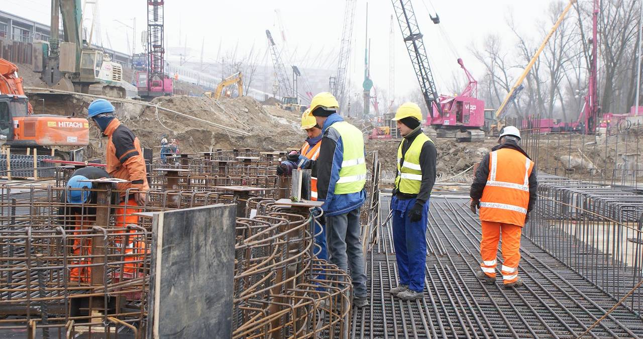 Рева повідомив, скільки українців працює в Польщі