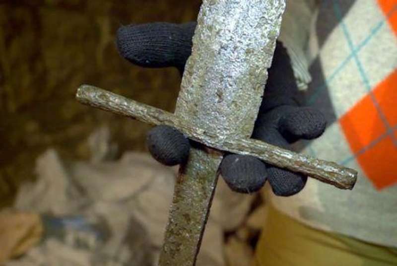 У Львові під час зведення ресторану знайшли стародавній меч
