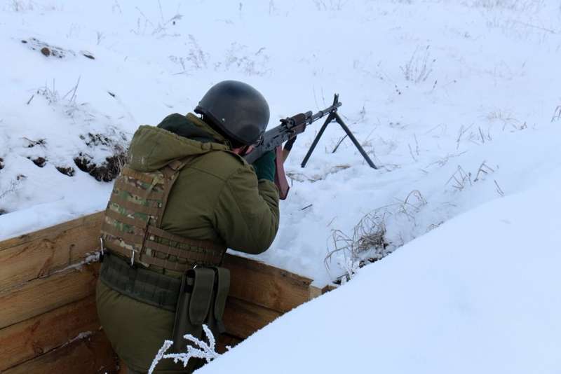 Війна на Донбасі: наші - живі, в окупантів є втрати