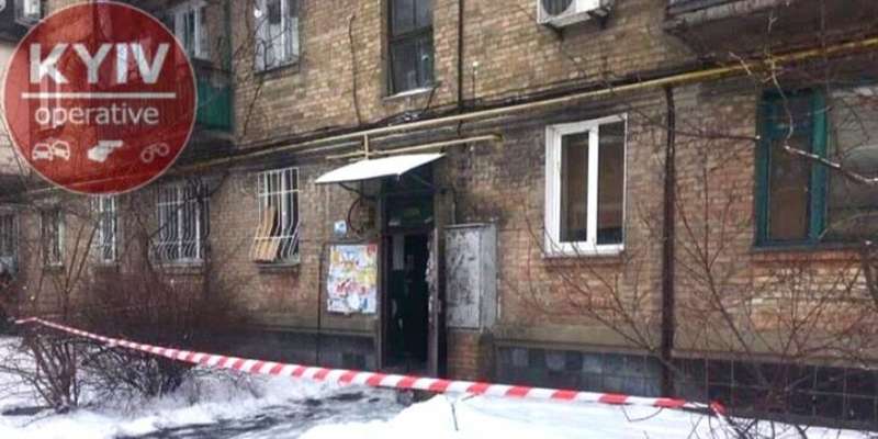 У Києві невідомі розібрали 82-мм міну у під'їзді будинку