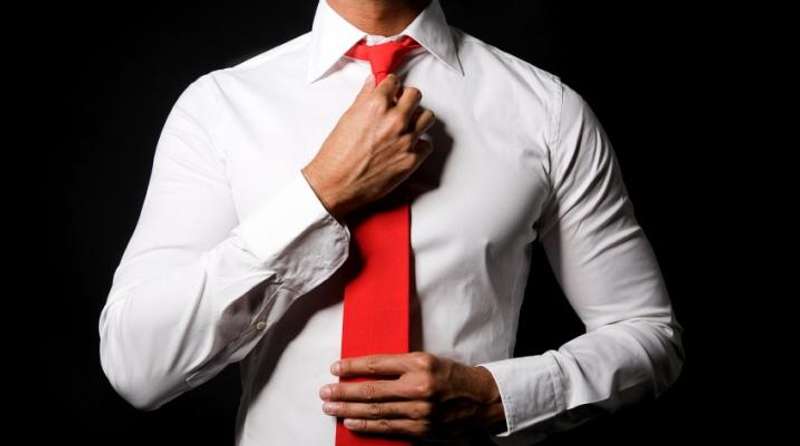 Дрес-код політиків: що означає червона краватка і гольф замість сорочки