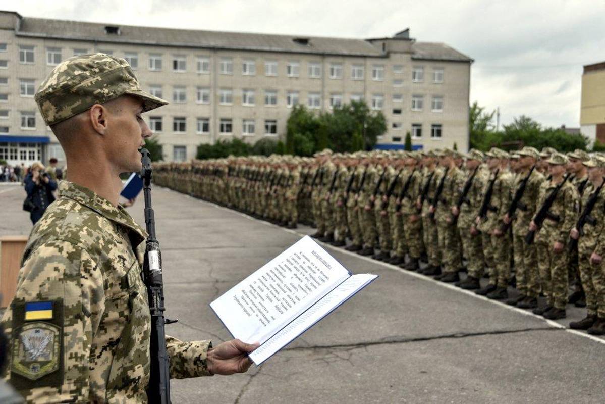 В Україні стартує осінній призов. Скільки юнаків покличуть до війська?