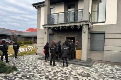 Дачі, квартири, автомобілі, дорогі картини... Поліція арештувала майно дружини Медведчука