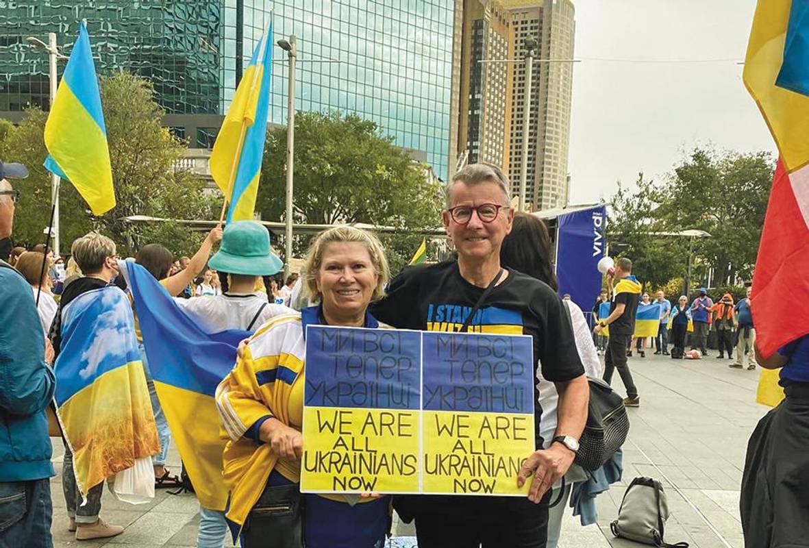 Тетяна Ковальчук під час мітингу на підтримку України у Сіднеї.
