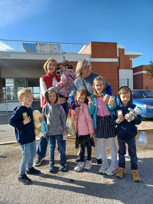 Велика родина понад усе мріє повернутись додому, в рідну Одесу.
