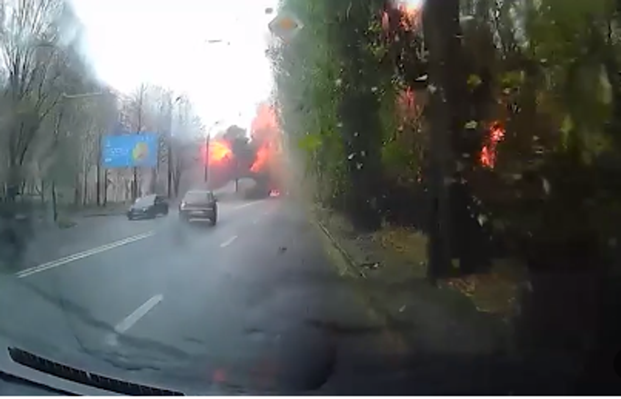 Ворог завдав ракетного удару по Дніпру: влучив у промислове підприємство, кількість поранених зростає