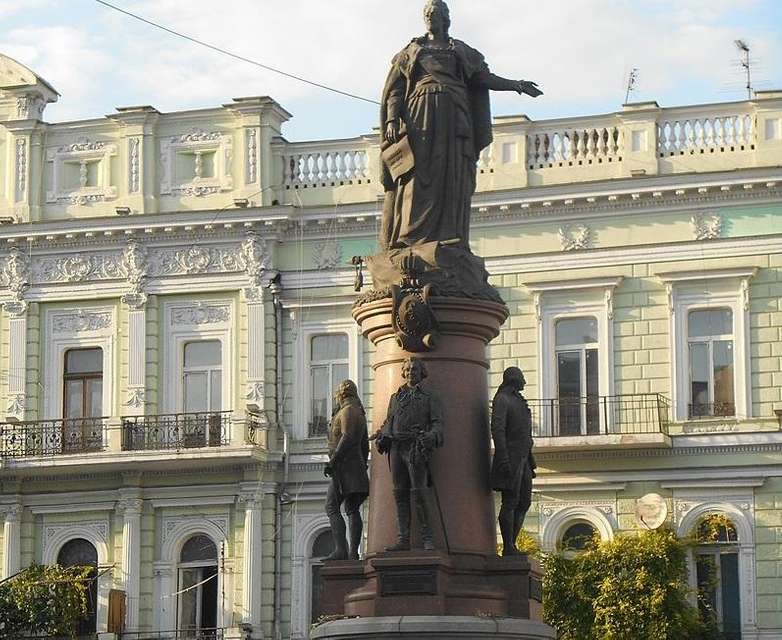Одеські депутати проголосували за демонтаж пам'ятників Катерині II та Суворову
