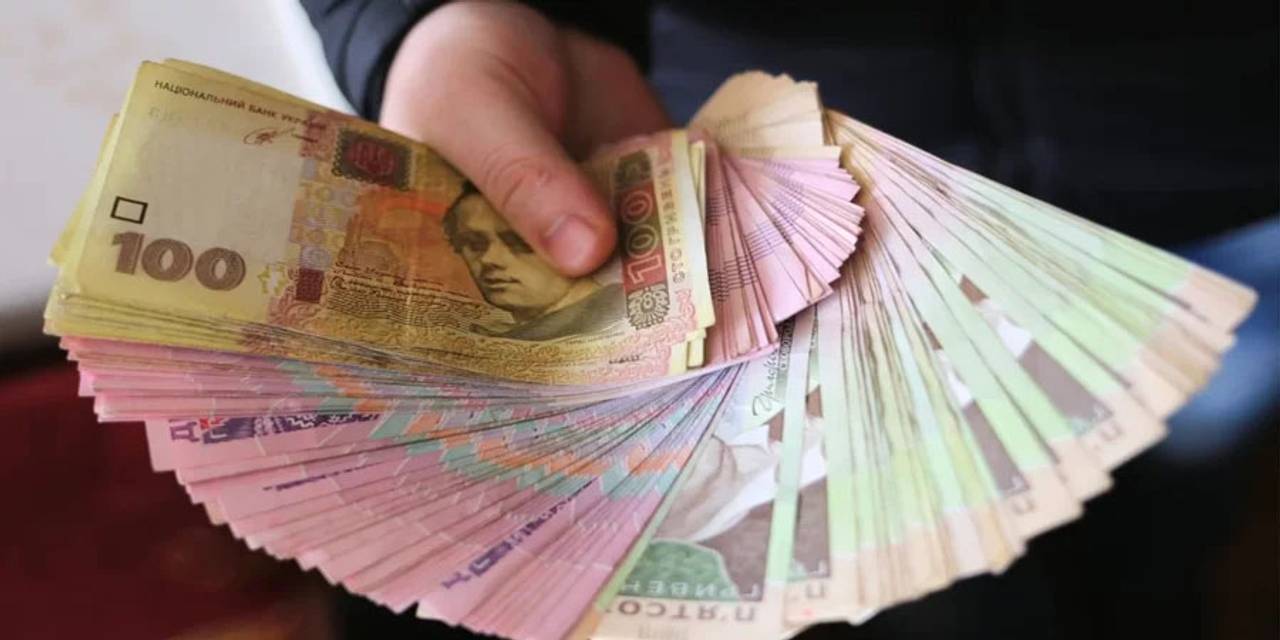 Підвищення пенсійного віку, новий податок на земельні паї і вилучення з обігу старих гривень