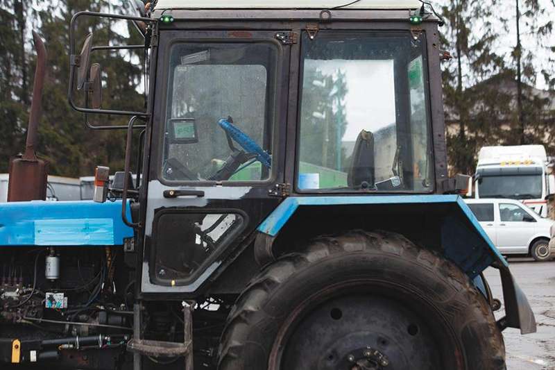 Трактор дозволить пришвидшити розмінування сіль­ськогосподарських земель.
