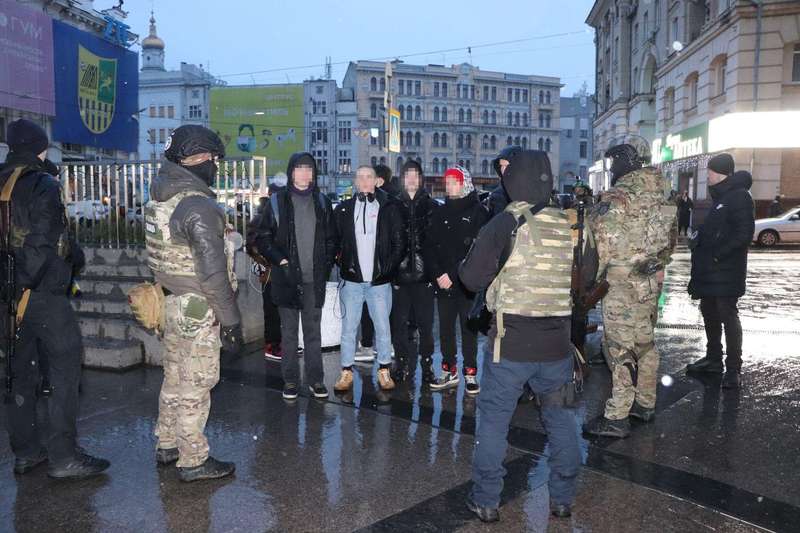 ● Прихильників нової субкультури у Харкові затримала поліція.