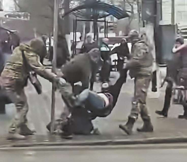 ● Затримання працівниками військкомату чоловіка в Одесі.