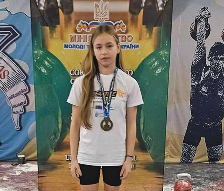 ● Дарина Мосійчук займається гирьовим спортом з 11 років.