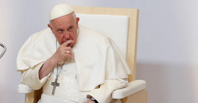 Папа Римський закликав світ не грати в ігри з постачанням зброї Україні