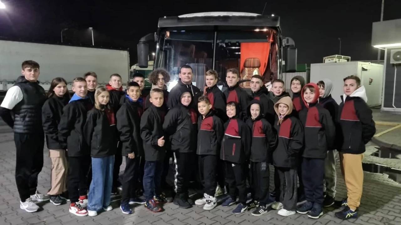 В Ужгороді вночі мобілізували водія автобуса: він віз дітей на змагання