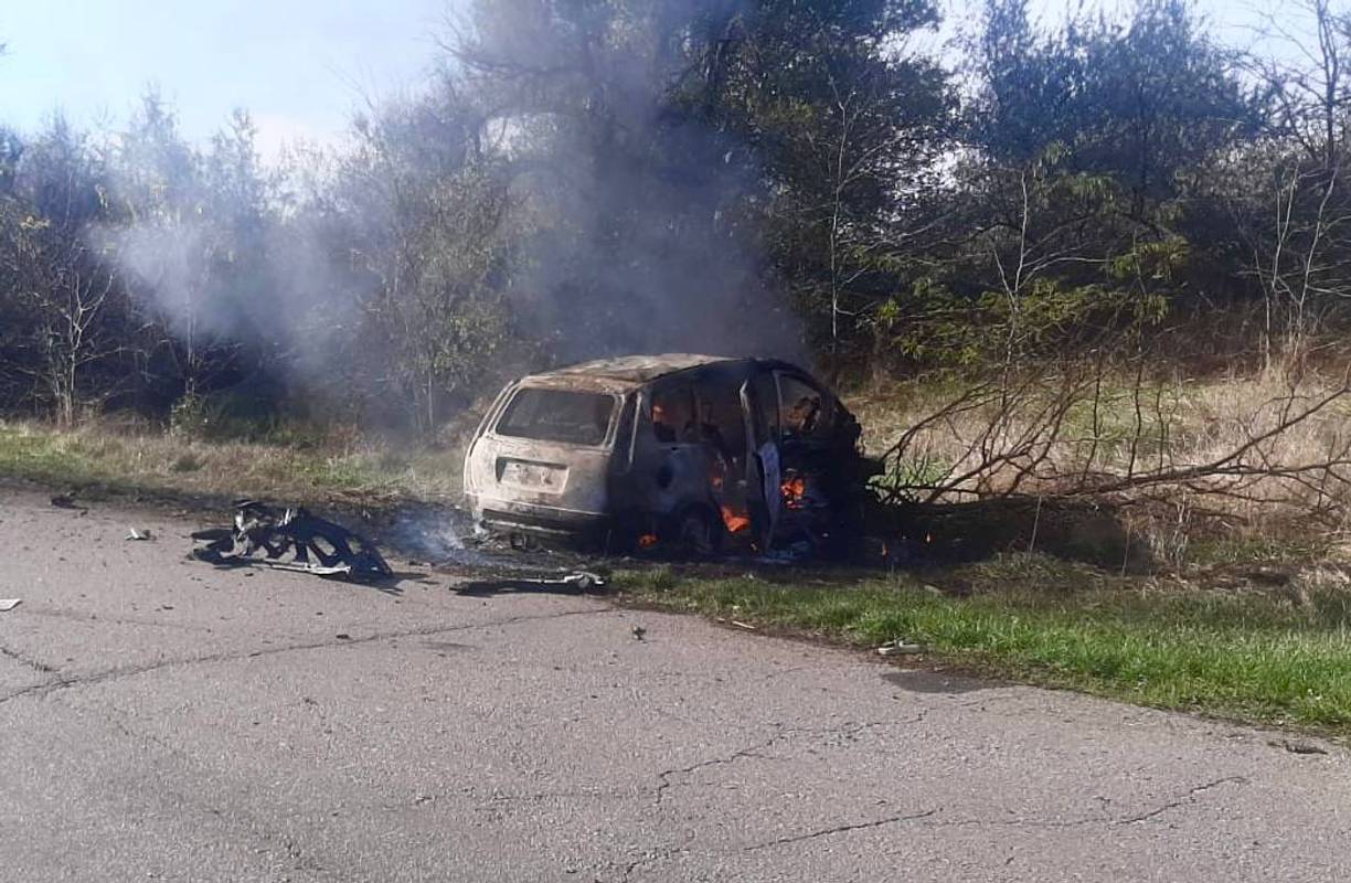 Росіяни обстріляли авто: тіло чоловіка вигоріло, у двомісячної дитини поранення голови