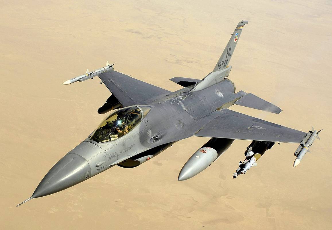 Фото uk.wikipedia.org/wiki/F-16_Fighting_Falcon