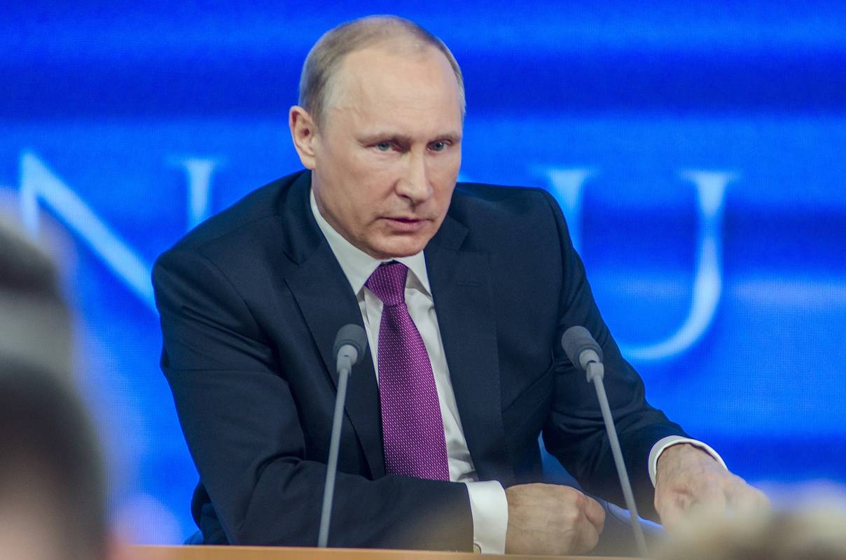Невідомі хакери залишили Путіна і його адміністрацію без інтернету
