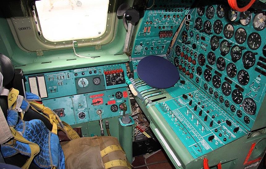 /storage/2024/03/21/image/md_dKP0_cockpit-of-tupolev-tu-95ms-6.jpeg